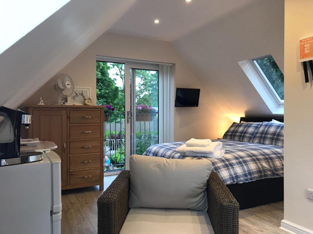 The Firs - Englefield Studio Bed and Breakfast Douglas Exterior foto